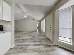 11122 Drakeland Dr in Humble, TX - Building Photo - Building Photo