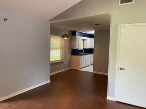 1216 Julie St in Weatherford, TX - Building Photo - Building Photo