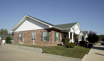 Millstone Village Apartments in Pacific, MO - Foto de edificio - Building Photo