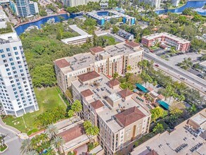 520 SE 5th Ave in Fort Lauderdale, FL - Foto de edificio - Building Photo