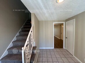 1705 Village Ct in Brandon, FL - Foto de edificio - Building Photo