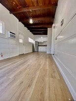 1419 N Hollywood Way, Unit B