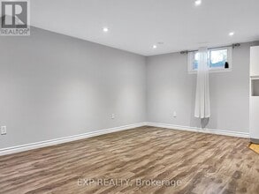 66 Walter Ave in Newmarket, ON - Building Photo - Building Photo