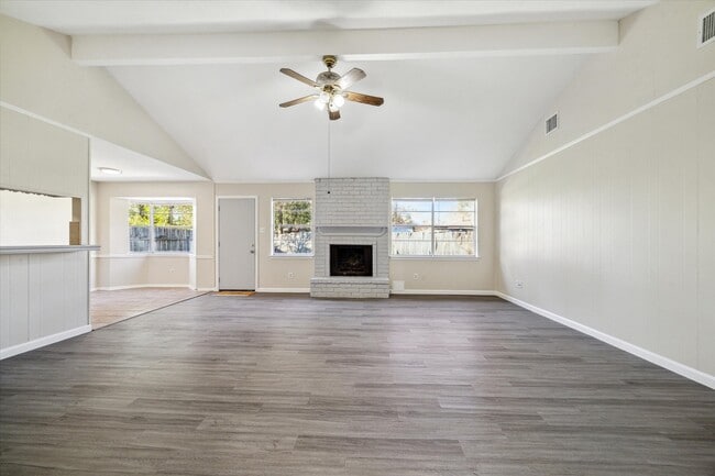 13746 Drakewood Dr in Sugar Land, TX - Building Photo - Building Photo