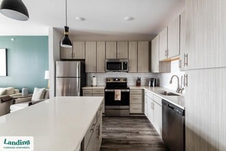 1431 Dixie Hwy, Unit 1-1111 in Covington, KY - Building Photo - Building Photo