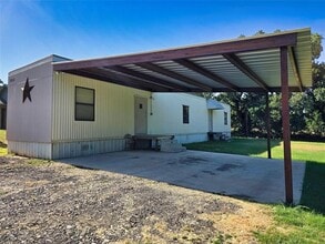 1014 E 3rd St in Weatherford, TX - Building Photo - Building Photo