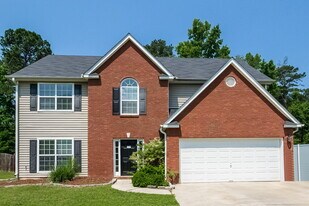 516 Gristmill Ln in Hampton, GA - Building Photo