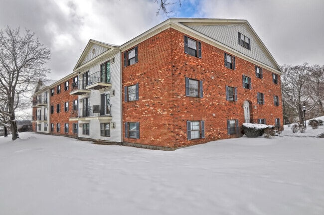 1 Bristol Court Unit 3, Unit 303
