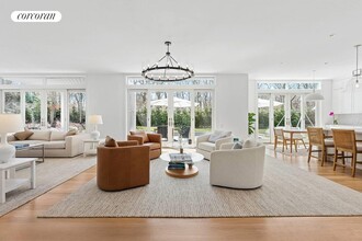 53 Wireless Rd in East Hampton, NY - Building Photo - Building Photo