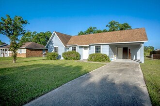 6672 Cortez Cir in Ocean Springs, MS - Building Photo - Building Photo