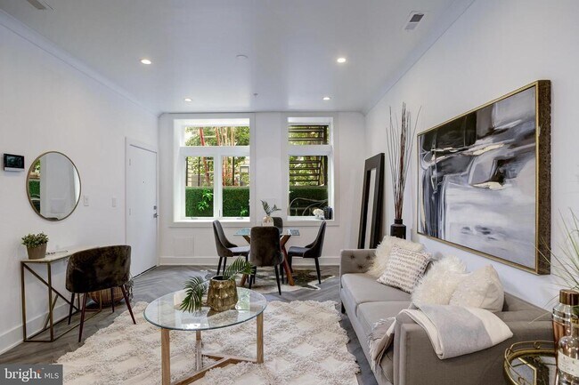 2429 Ontario Rd NW in Washington, DC - Building Photo - Building Photo