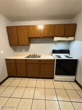 271 Folsom St NW in Warren, OH - Building Photo - Building Photo