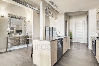 3198 Blake St in Denver, CO - Building Photo - Building Photo