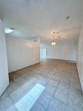 147 S Roma Way in Kissimmee, FL - Building Photo - Building Photo