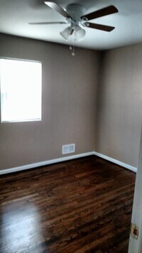 5905 Grace Ave photo'