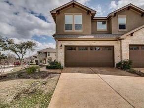 7325 Colina Vista Loop in Austin, TX - Foto de edificio - Building Photo