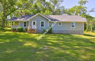 1018 Hampton Locust Grove Rd in Locust Grove, GA - Building Photo