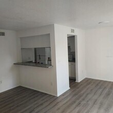 2929 Kelly Ridge Ln in Tampa, FL - Building Photo - Building Photo