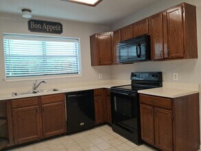 2502 Livingston Ln in Grand Prairie, TX - Building Photo - Building Photo
