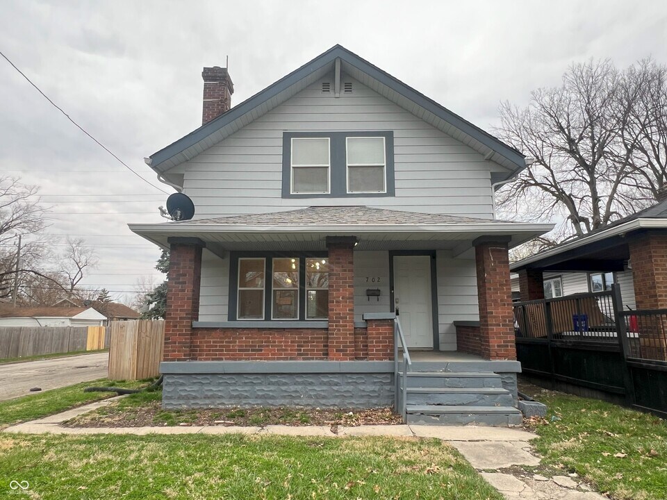 702 N Grant Ave in Indianapolis, IN - Building Photo