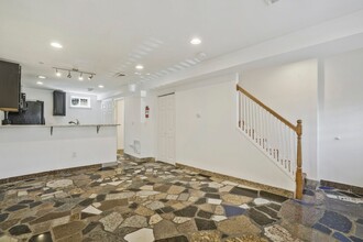 2268 Mt View Pl SE in Washington, DC - Building Photo - Building Photo