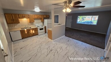 2472 Mars Ct in Cincinnati, OH - Building Photo - Building Photo