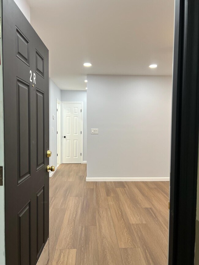 384 Palisade Ave in Jersey City, NJ - Building Photo - Building Photo