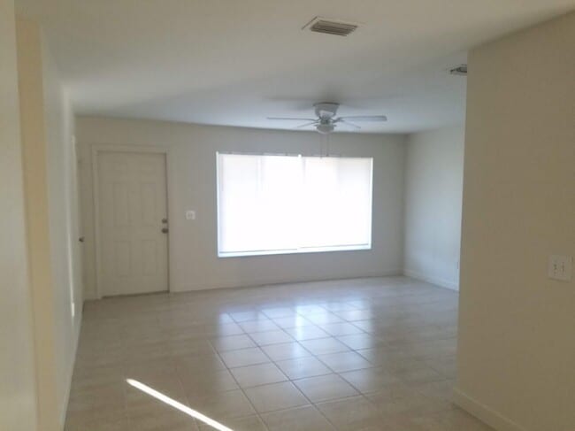 79 Abaco Dr in Palm Springs, FL - Building Photo - Building Photo