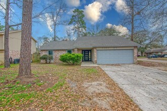 2302 Cades Cove Dr in Spring, TX - Foto de edificio - Building Photo