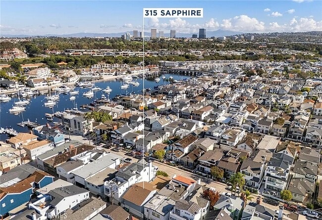 315 Sapphire Ave in Newport Beach, CA - Building Photo - Building Photo