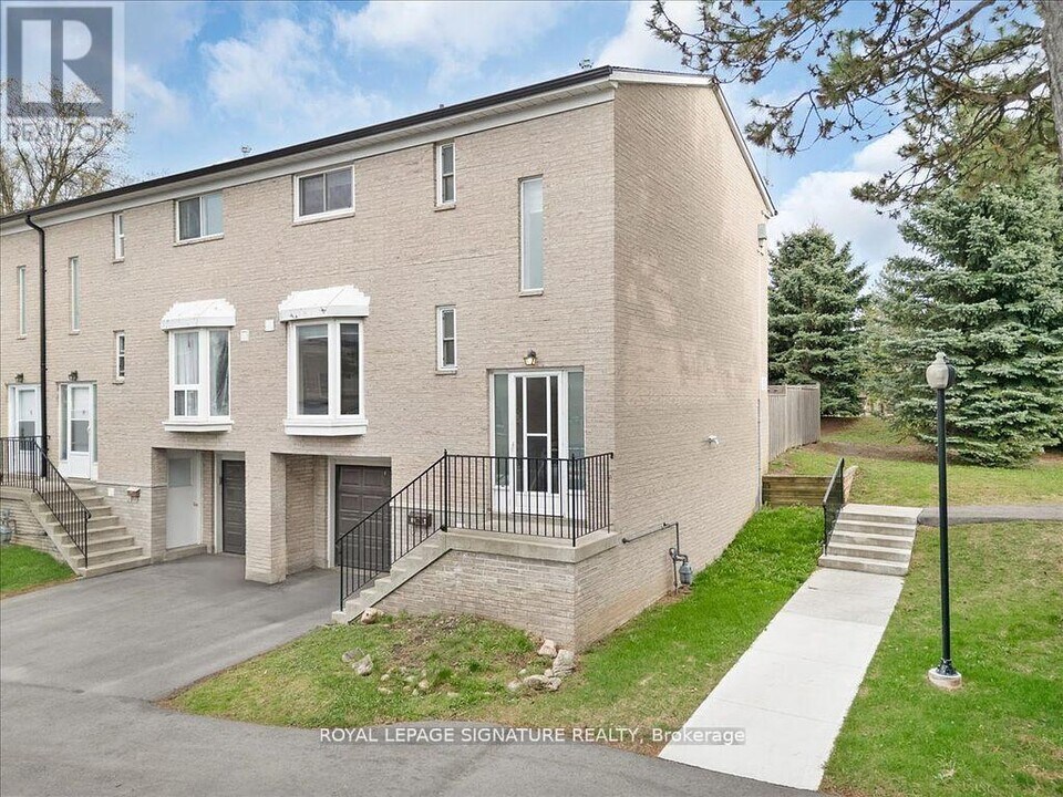 2-12 Liszt Gate in Toronto, ON - Building Photo