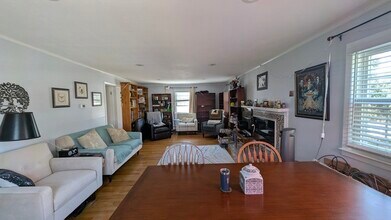 94 Shady Hill Rd in Newton, MA - Building Photo - Building Photo