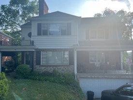 3325 Mowbray Ln in Cincinnati, OH - Building Photo