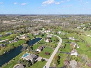 2208 Crystal Cir in Crystal Lake, IL - Building Photo - Building Photo