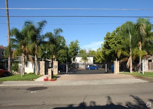 The Ponderosa in Sacramento, CA - Foto de edificio - Building Photo