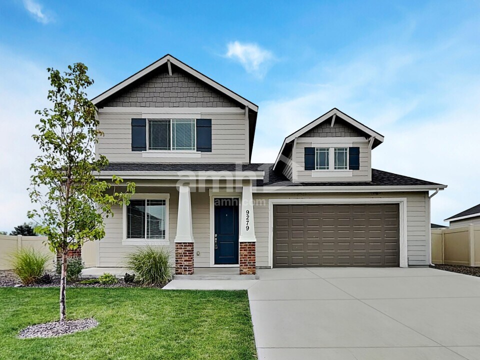 9279 W Clancy St in Star, ID - Building Photo