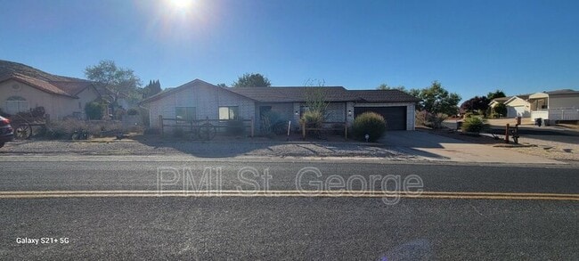 property at 776 E Fort Pierce Dr