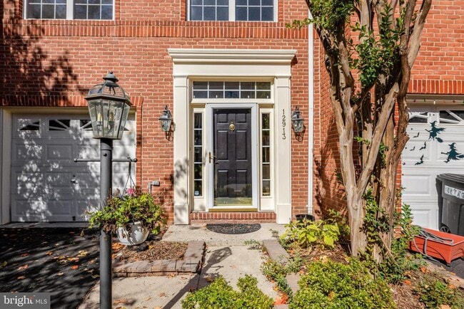 property at 12913 Wood Cres Cir