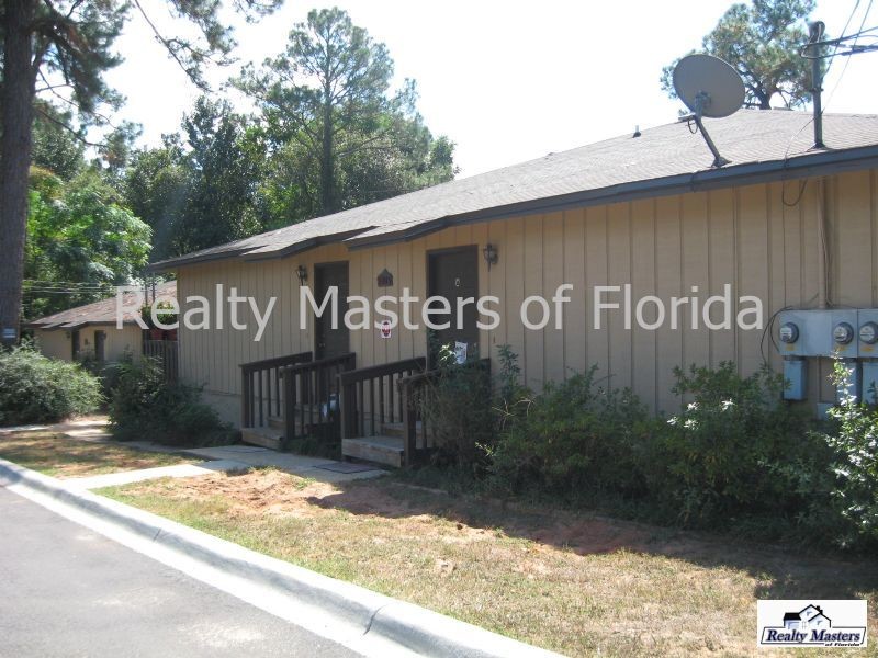 5205 Charbar Dr in Pensacola, FL - Building Photo