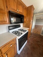 1833 W Smith St in Springfield, MO - Building Photo - Building Photo