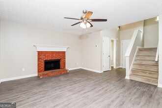 5201 Summer Brooke Ct in Union City, GA - Building Photo - Building Photo