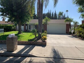 3066 Amsterdam Dr in Riverside, CA - Foto de edificio - Building Photo