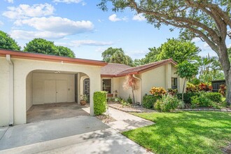 5944 Forest Grove Dr in Boynton Beach, FL - Building Photo - Building Photo