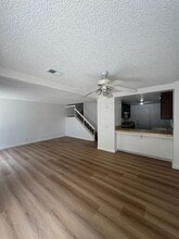 19082 Sloop Cir in Huntington Beach, CA - Foto de edificio - Building Photo