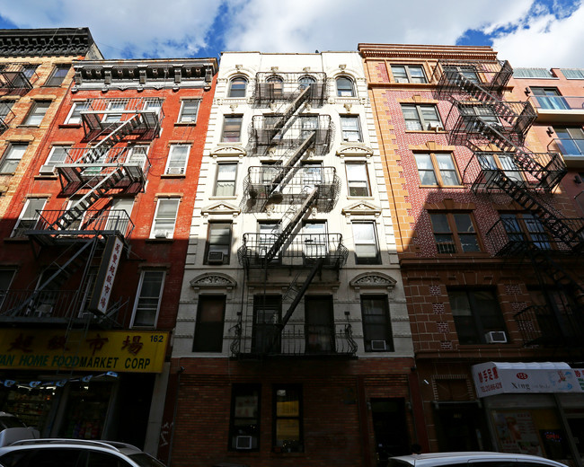 160 Mott St in New York, NY - Building Photo - Building Photo