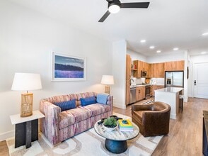 Modera Trinity in Dallas, TX - Foto de edificio - Building Photo