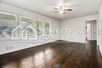 2760 Dearwood Dr SW in Atlanta, GA - Building Photo - Building Photo