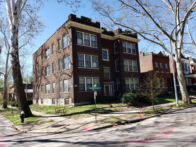 4400 Arsenal Condominiums in St. Louis, MO - Building Photo - Building Photo