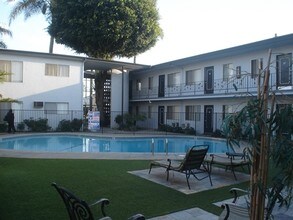 The Brentwood in Downey, CA - Foto de edificio - Building Photo