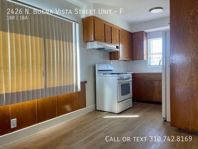 property at 2426 N Buena Vista St
